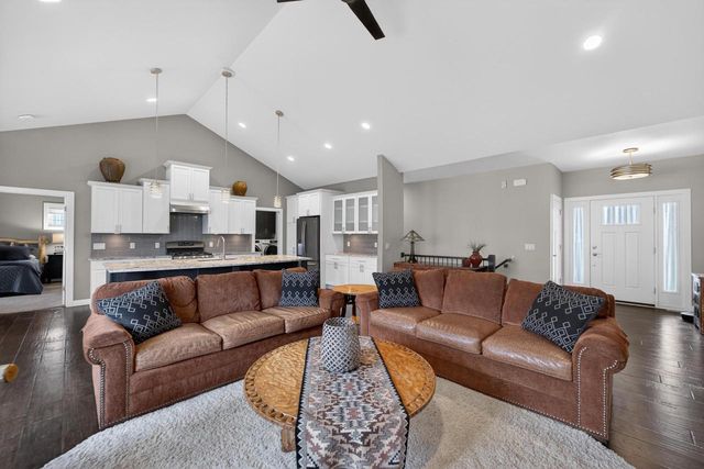 1013 Tara Lane, Waunakee, WI 53597