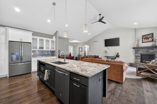 1013 Tara Lane, Waunakee, WI 53597