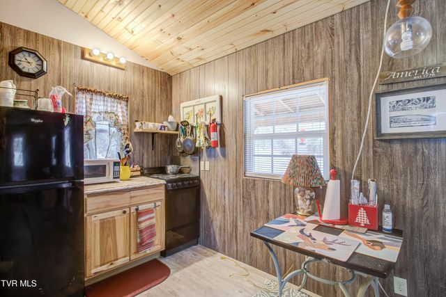 184 Davis Drive, Rogersville, TN 37857