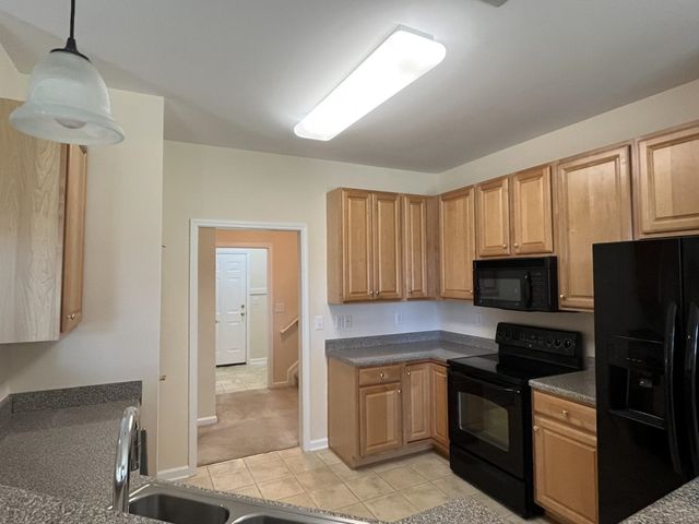 10 Hanging Moss Lane, Greenville, SC 29615