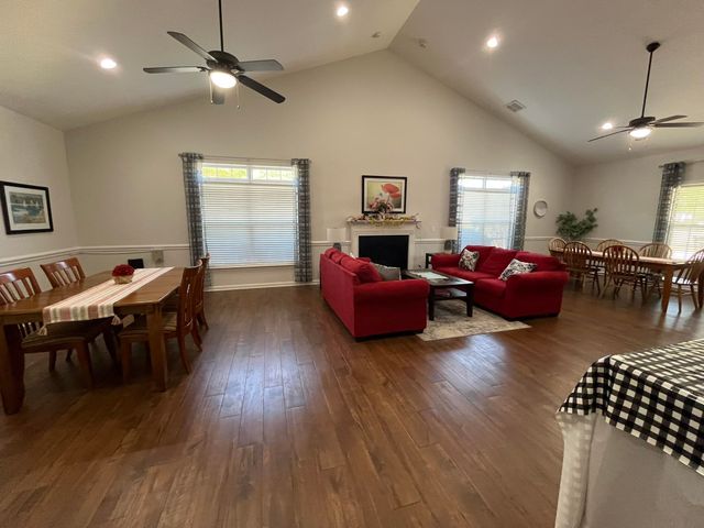 10 Hanging Moss Lane, Greenville, SC 29615
