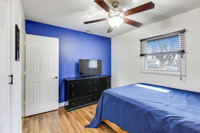 1008 Woodland Drive, Wheeling, IL 60090