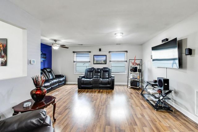 1008 Woodland Drive, Wheeling, IL 60090