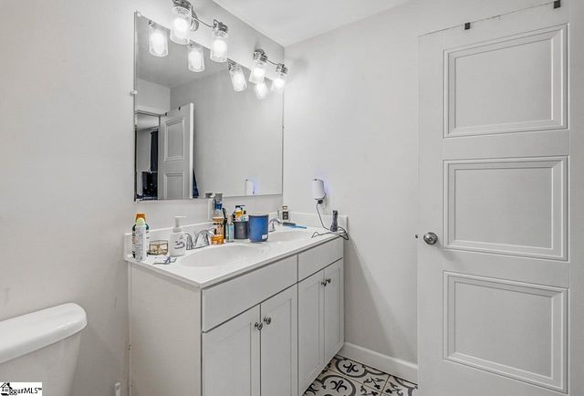 101 Pleasant Ridge Avenue, Greenville, SC 29605