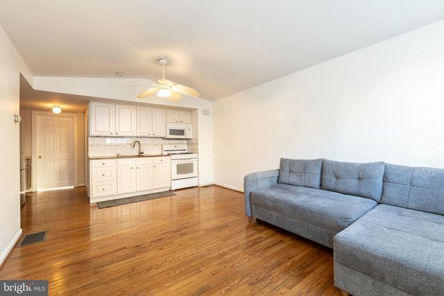 910 MOUNTAIN ST, Philadelphia, PA 19148