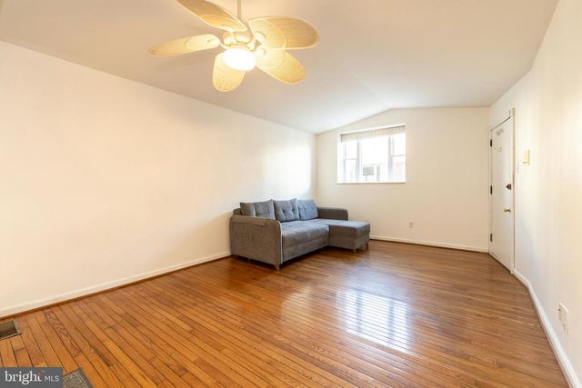 910 MOUNTAIN ST, Philadelphia, PA 19148