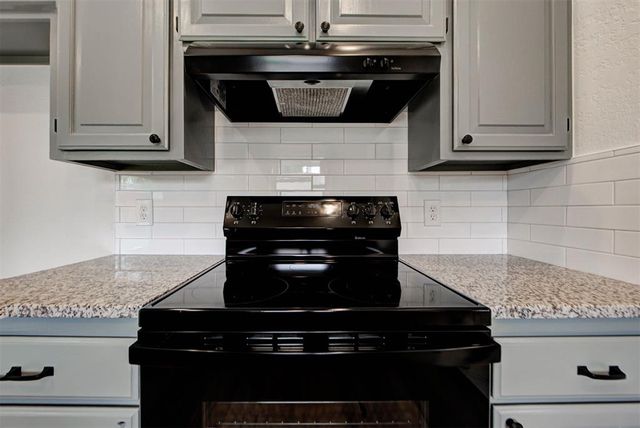 8013 Wilshire Ridge Drive, Oklahoma City, OK 73132