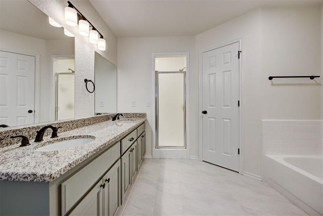8013 Wilshire Ridge Drive, Oklahoma City, OK 73132