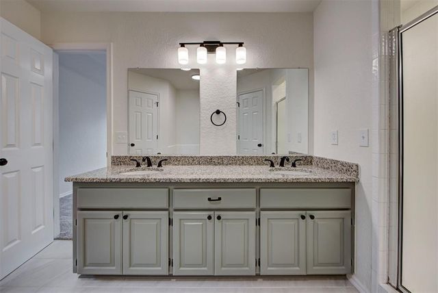 8013 Wilshire Ridge Drive, Oklahoma City, OK 73132