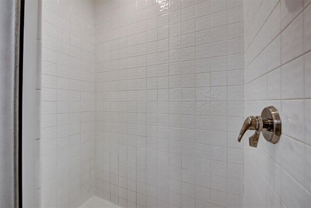 8013 Wilshire Ridge Drive, Oklahoma City, OK 73132