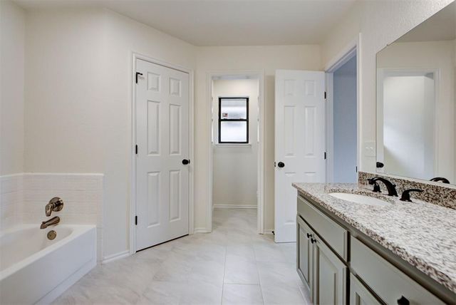 8013 Wilshire Ridge Drive, Oklahoma City, OK 73132