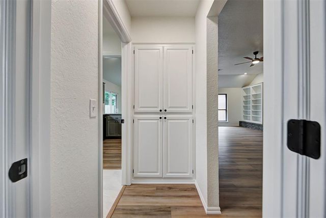 8013 Wilshire Ridge Drive, Oklahoma City, OK 73132