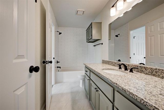 8013 Wilshire Ridge Drive, Oklahoma City, OK 73132