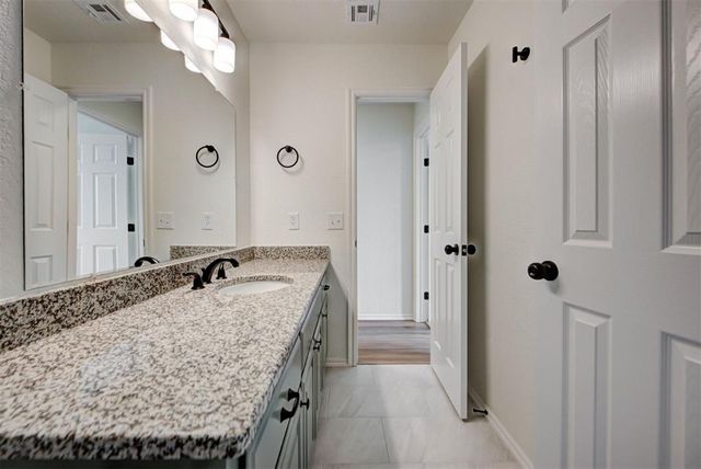 8013 Wilshire Ridge Drive, Oklahoma City, OK 73132