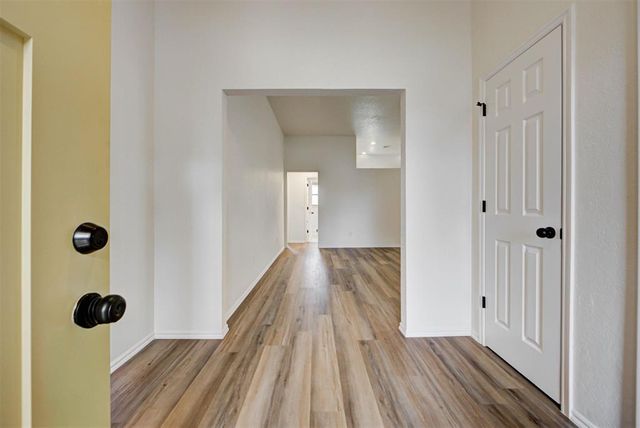 8013 Wilshire Ridge Drive, Oklahoma City, OK 73132