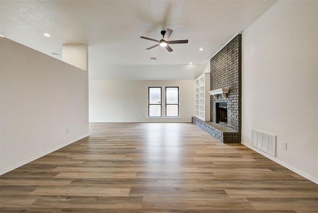 8013 Wilshire Ridge Drive, Oklahoma City, OK 73132