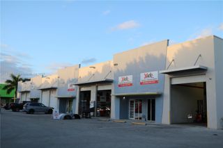 10990 NW 138th St, Hialeah Gardens, FL 33018