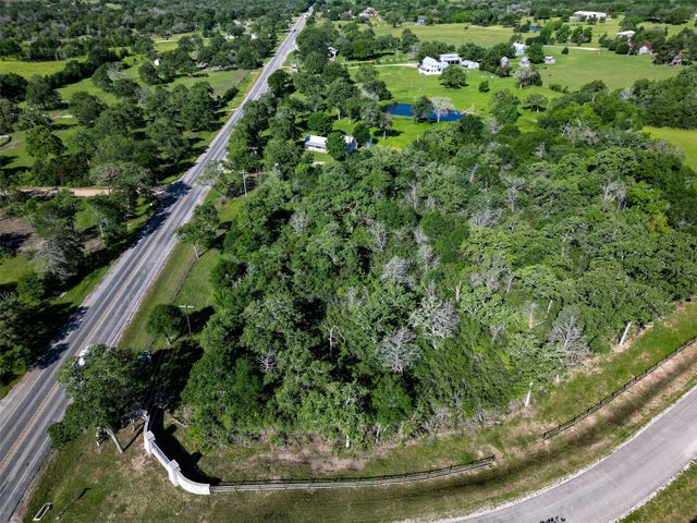103 Woodland Meadows Lane, La Grange, TX 78945