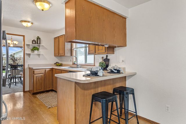 7505 Olmstead Ct, Yakima, WA 98908