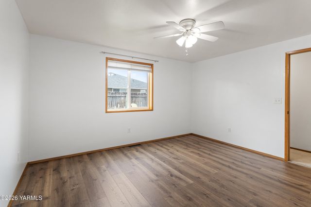 7505 Olmstead Ct, Yakima, WA 98908