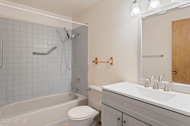 7505 Olmstead Ct, Yakima, WA 98908