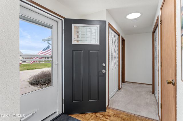 7505 Olmstead Ct, Yakima, WA 98908