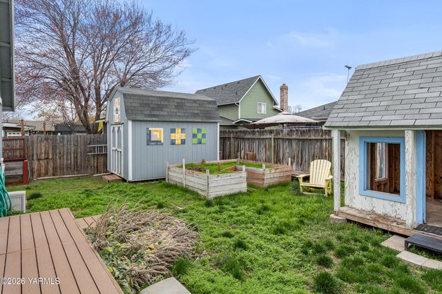 7505 Olmstead Ct, Yakima, WA 98908