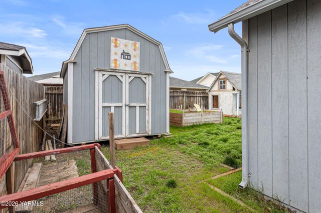 7505 Olmstead Ct, Yakima, WA 98908