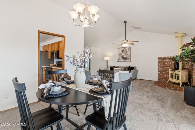 7505 Olmstead Ct, Yakima, WA 98908