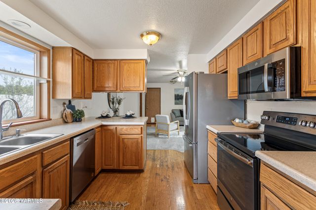 7505 Olmstead Ct, Yakima, WA 98908