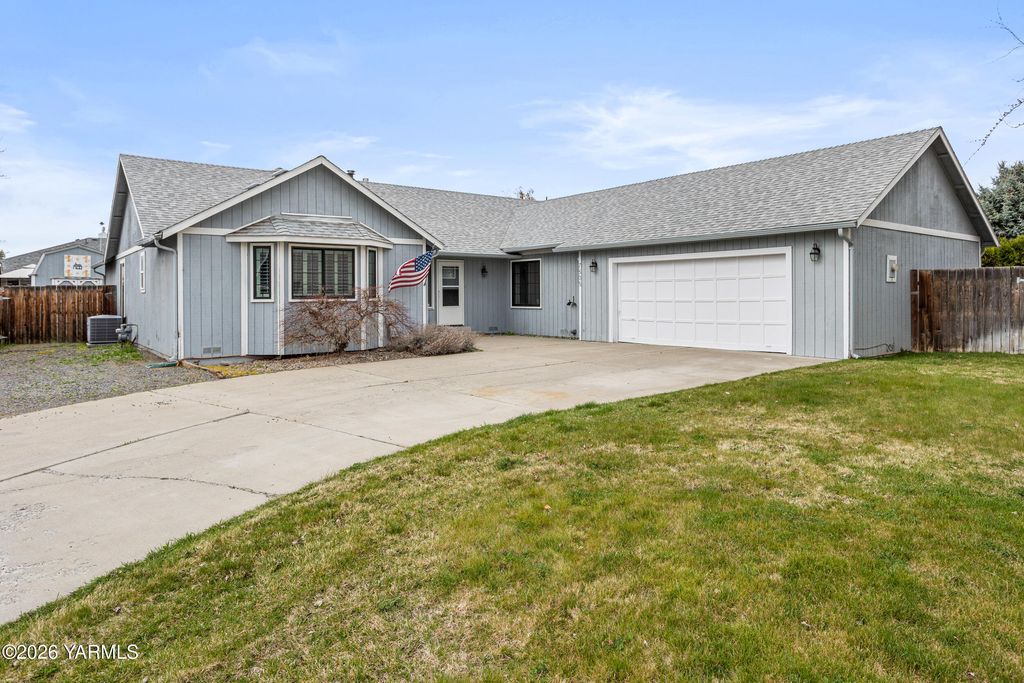 7505 Olmstead Ct, Yakima, WA 98908