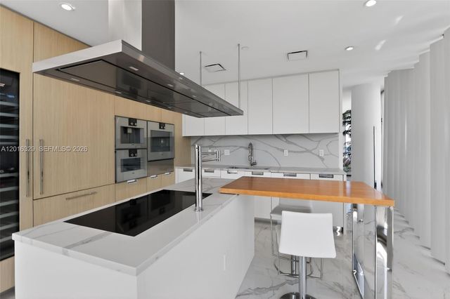 15701 Collins Ave 805, Sunny Isles Beach, FL 33160