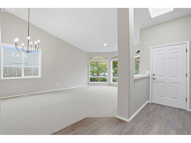 20155 QUINALT Dr, Oregon City, OR 97045