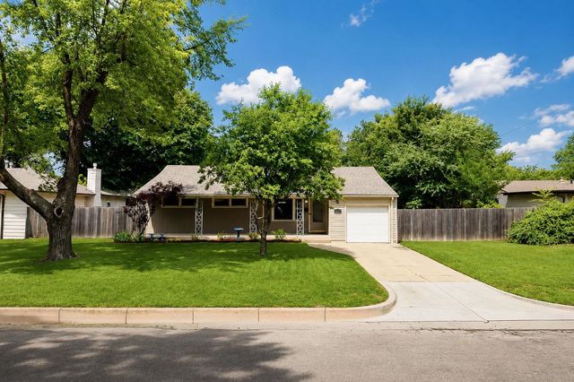 1121 N Ridgewood, Wichita, KS 67208