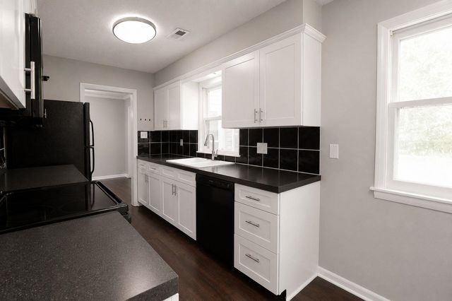 1121 N Ridgewood, Wichita, KS 67208