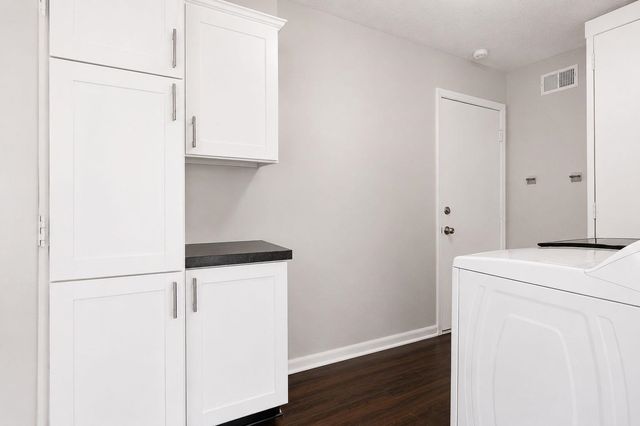 1121 N Ridgewood, Wichita, KS 67208