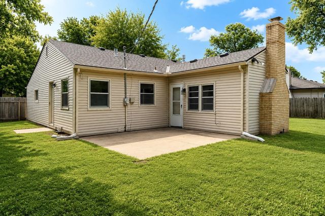 1121 N Ridgewood, Wichita, KS 67208