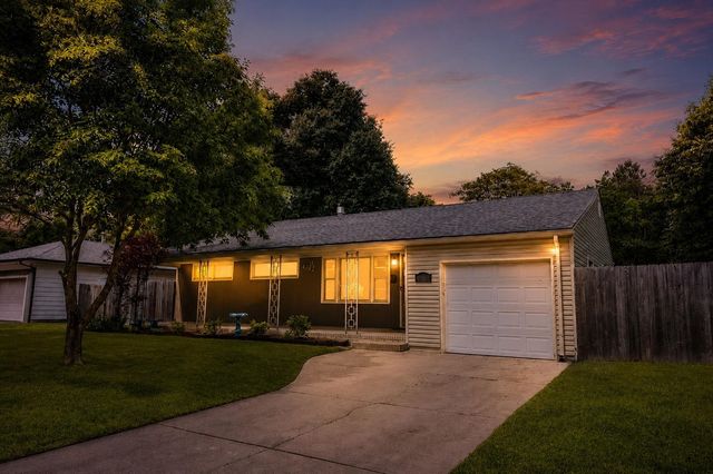 1121 N Ridgewood, Wichita, KS 67208