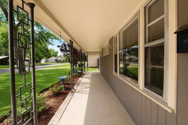 1121 N Ridgewood, Wichita, KS 67208