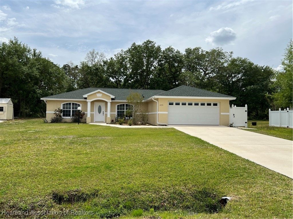 1071 Lake Carrie Drive, Lake Placid, FL 33852
