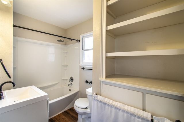 4021 Barnes St, Corpus Christi, TX 78411