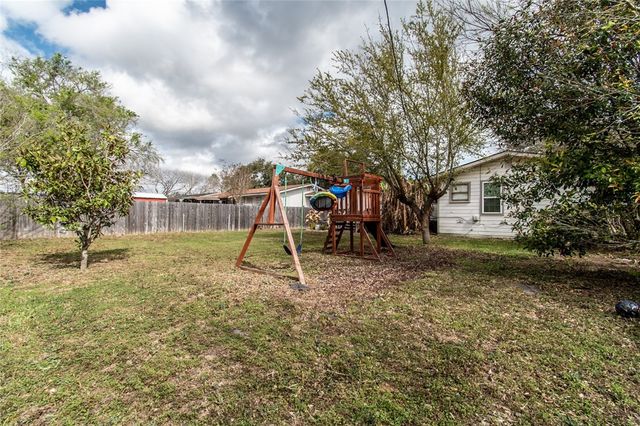 4021 Barnes St, Corpus Christi, TX 78411