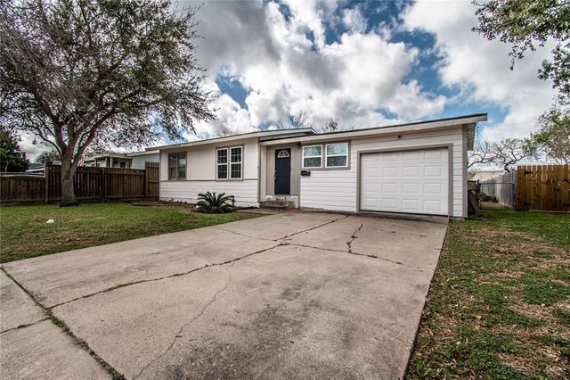 4021 Barnes St, Corpus Christi, TX 78411