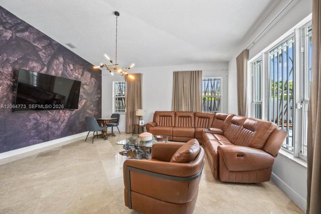 5750 SW 67 Ave, Miami, FL 33143