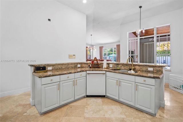 5750 SW 67 Ave, Miami, FL 33143