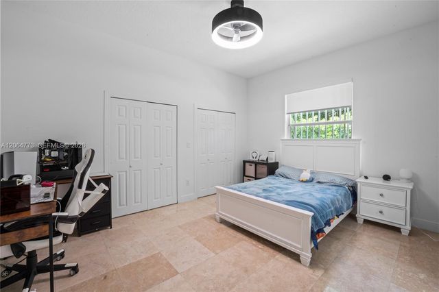 5750 SW 67 Ave, Miami, FL 33143