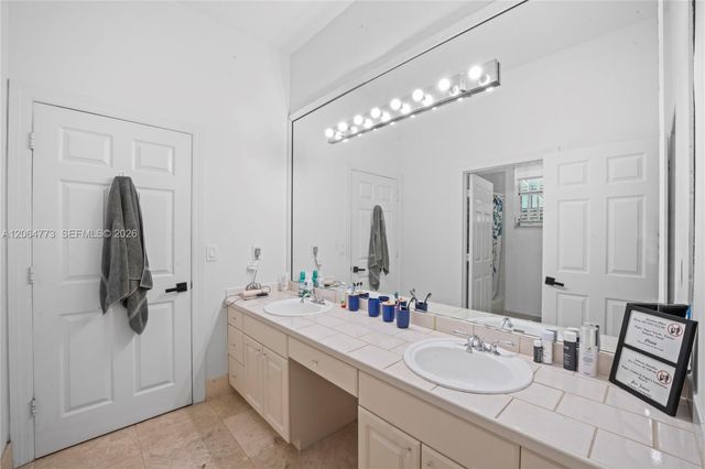 5750 SW 67 Ave, Miami, FL 33143