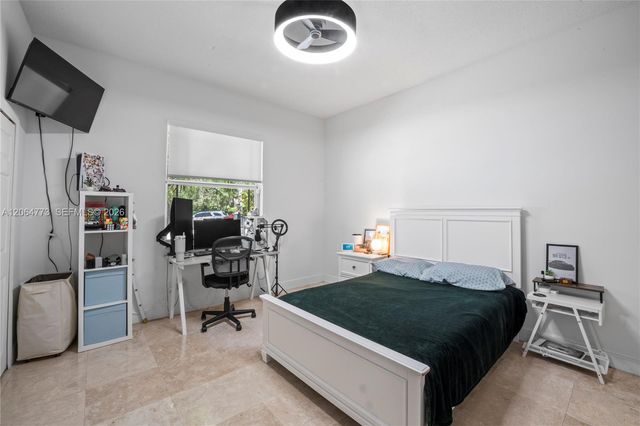 5750 SW 67 Ave, Miami, FL 33143