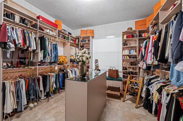 5750 SW 67 Ave, Miami, FL 33143