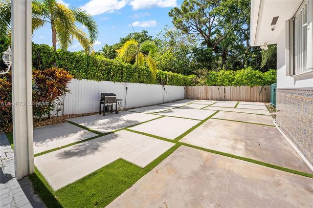 5750 SW 67 Ave, Miami, FL 33143